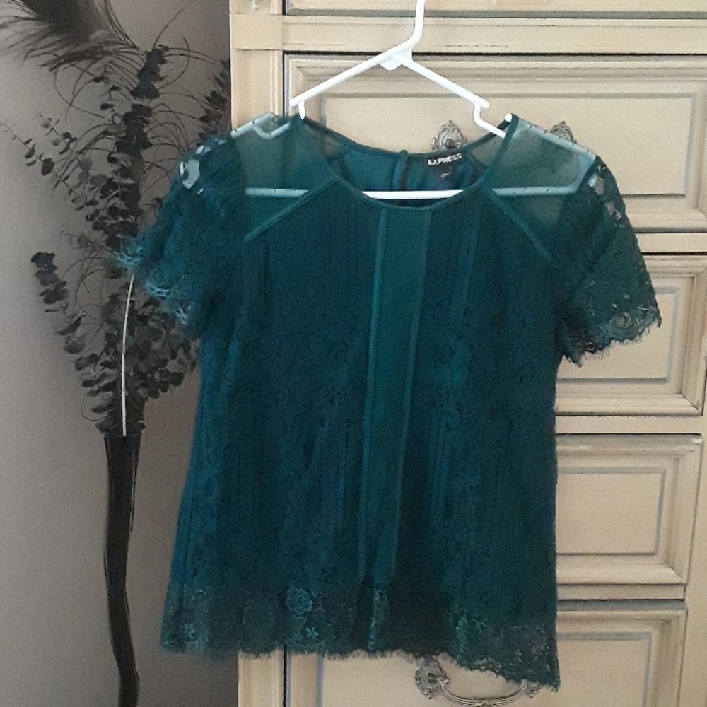 Express small lace emerald green top